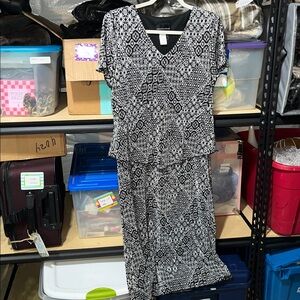 Connected Apparel Black and White Geometric Midi Dress